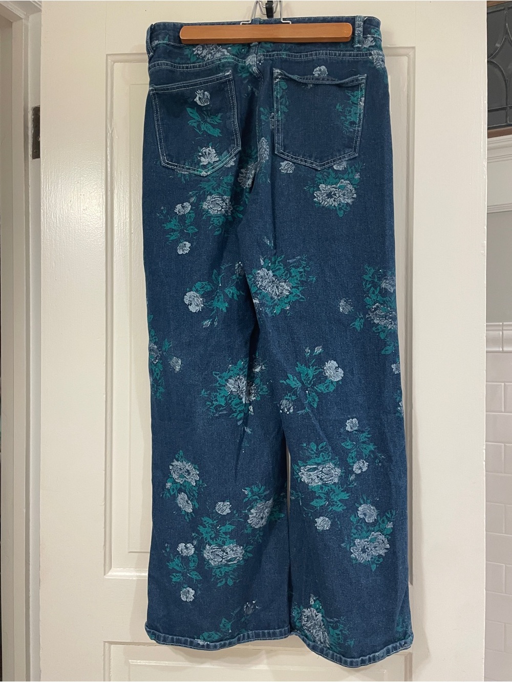 Dark Blue Floral Wide-Leg Jeans for Women - Picture 2 of 4